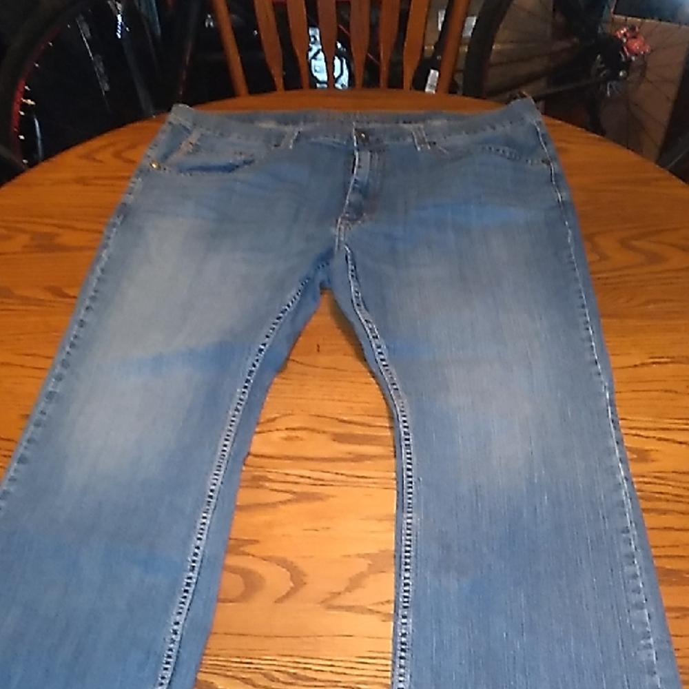 Stylish Men's Bootcut Jeans in Classic Blue